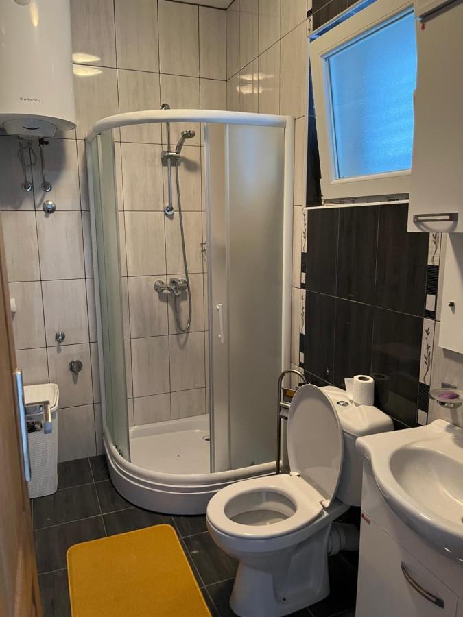 Апартаменты Apartman Iskra Биела Экстерьер фото