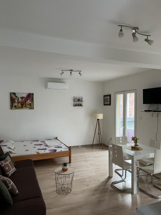 Апартаменты Apartman Iskra Биела Экстерьер фото
