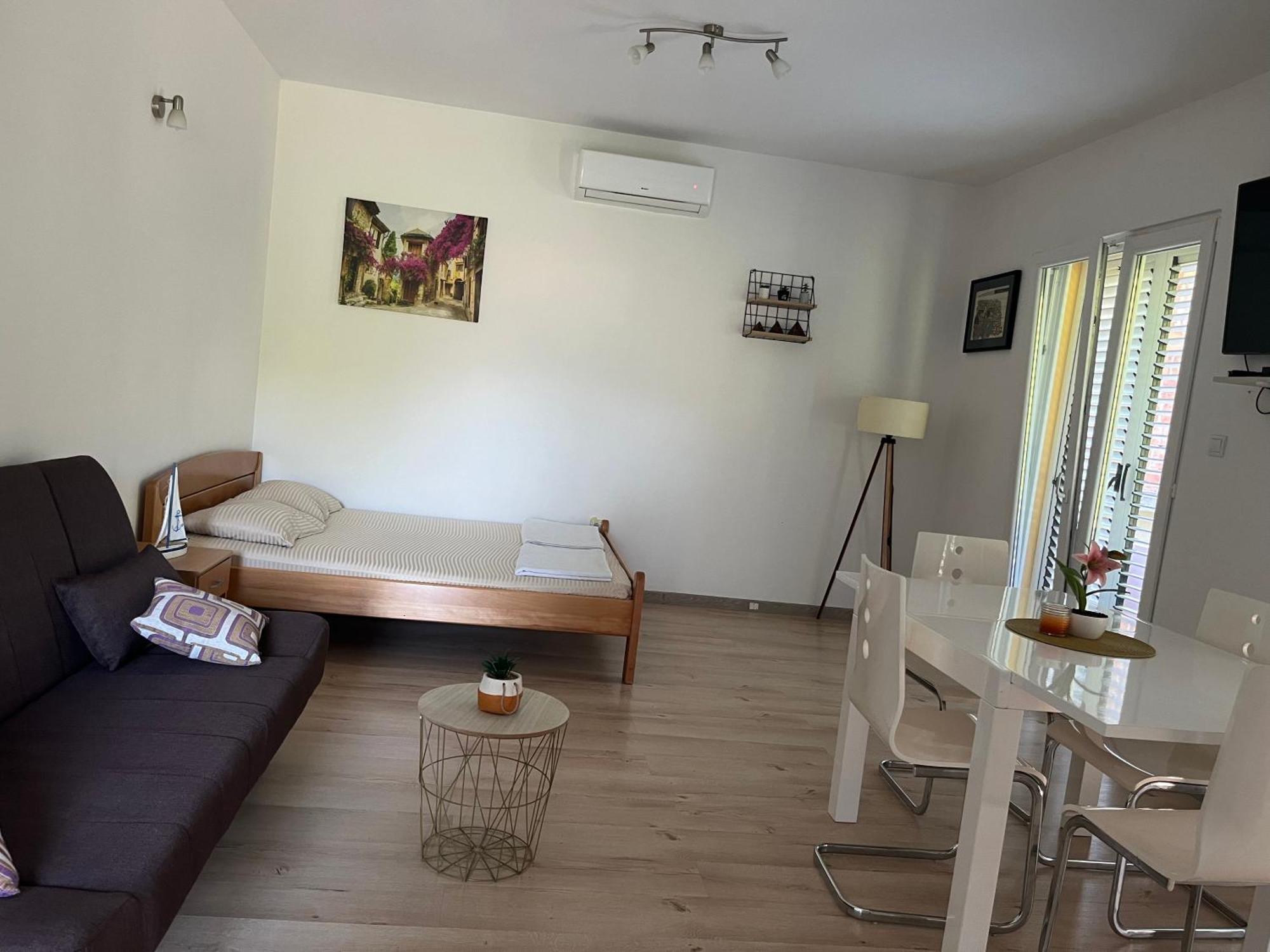 Апартаменты Apartman Iskra Биела Экстерьер фото