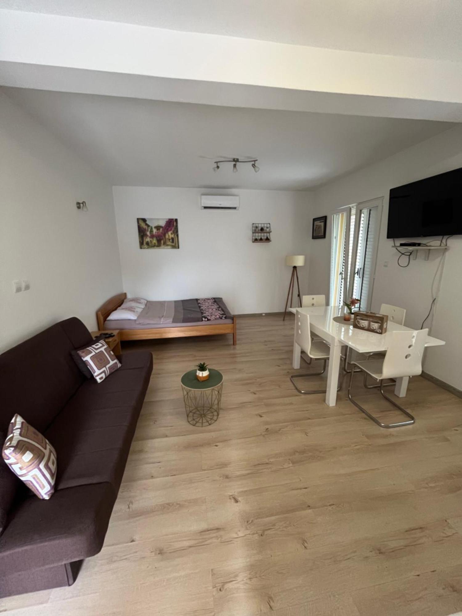 Апартаменты Apartman Iskra Биела Экстерьер фото