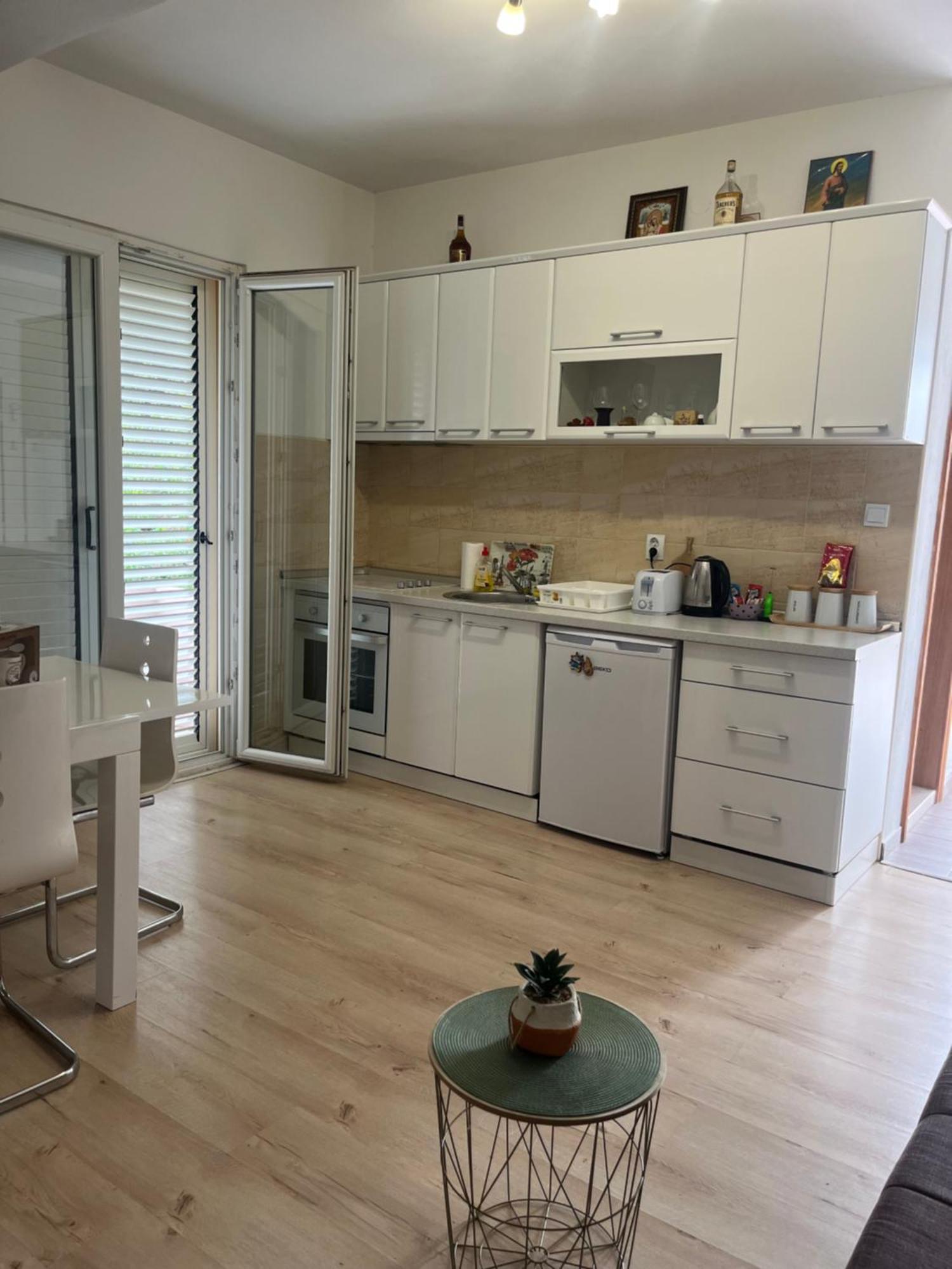 Апартаменты Apartman Iskra Биела Экстерьер фото